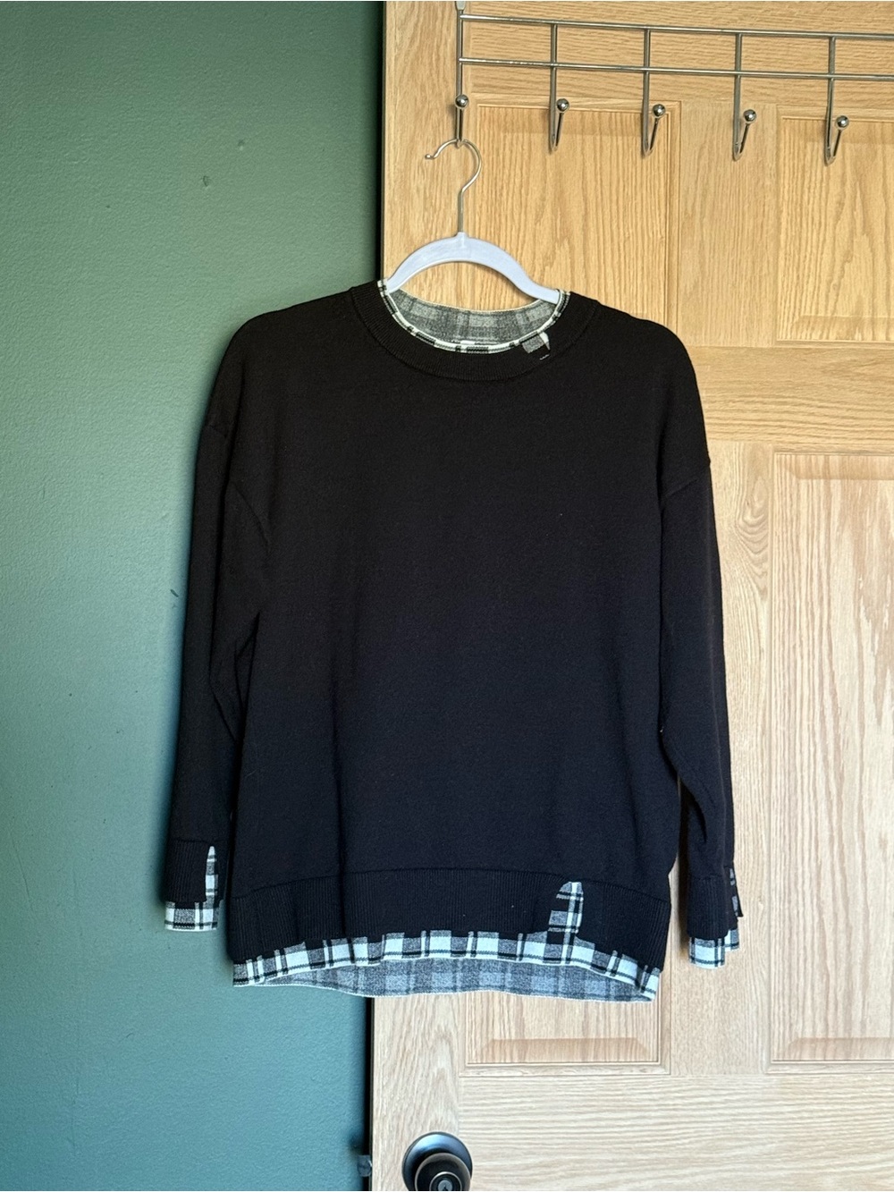Women’s Vintage Black Crewneck Sweater with Plaid Hem & Cuff Accents